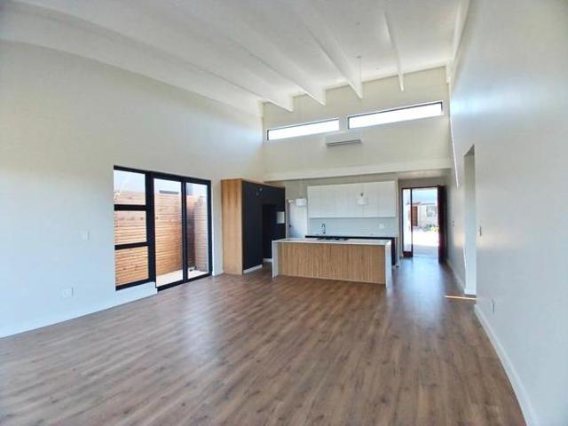 Townhouse for sale in Princess Grant, Kwazulu-natal