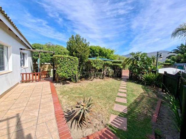 Townhouse for rent in Rietpoel, Theewaterskloof Local Municipality