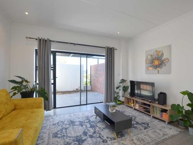 Townhouse for sale in Cape Town, Western Cape