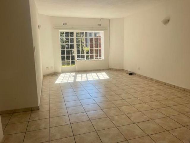 Townhouse for rent in Vosloorus, Gauteng