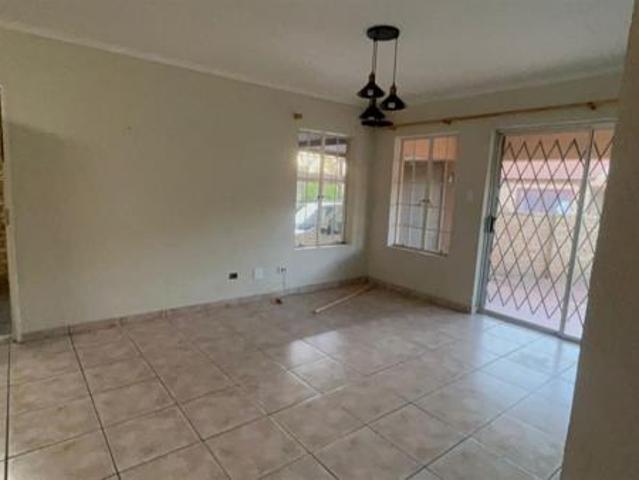 Townhouse for sale in Oranjeville, Free State