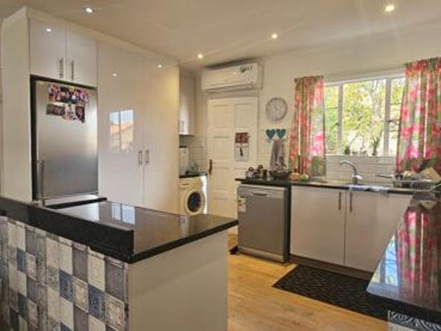 Townhouse for sale in Oranjeville, Free State