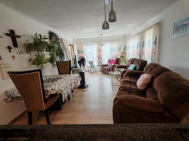 Townhouse for sale in Oranjeville, Free State