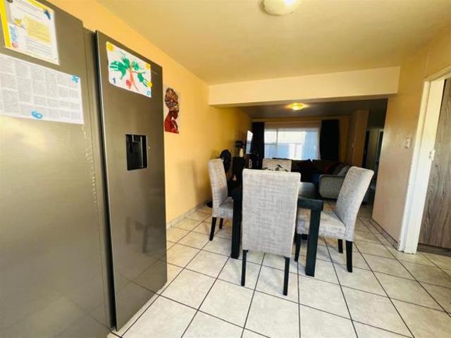 Townhouse for sale in Sasolburg, Metsimaholo Local Municipality