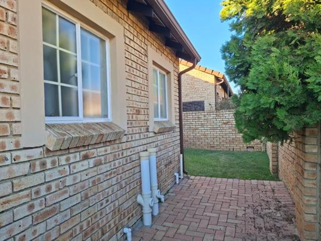Townhouse for sale in Oranjeville, Free State