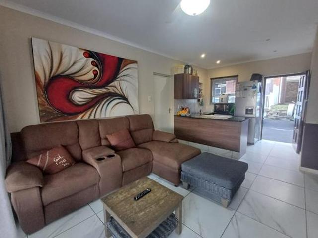 Townhouse for rent in Port Shepstone, Hibiscus Coast Local Municipality