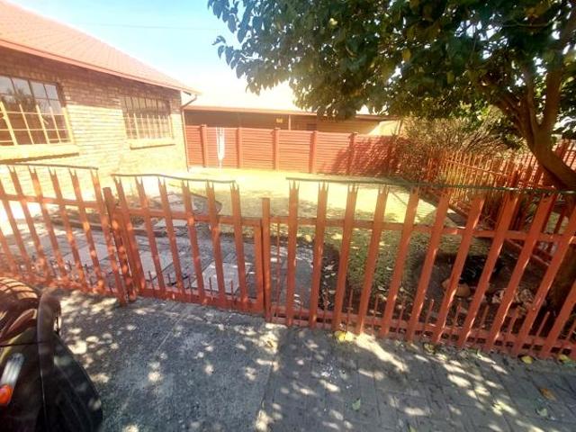 Townhouse for rent in Secunda, Govan Mbeki