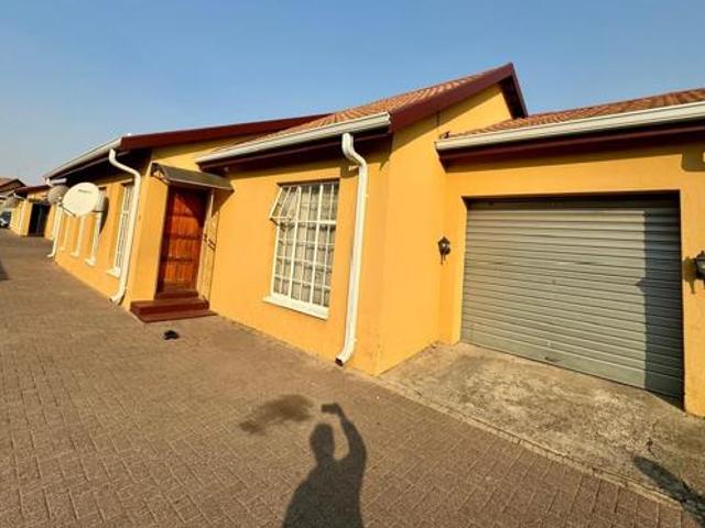 Townhouse for sale in Gert Sibande, Mpumalanga