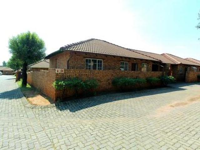Townhouse for sale in Akasia, Gauteng