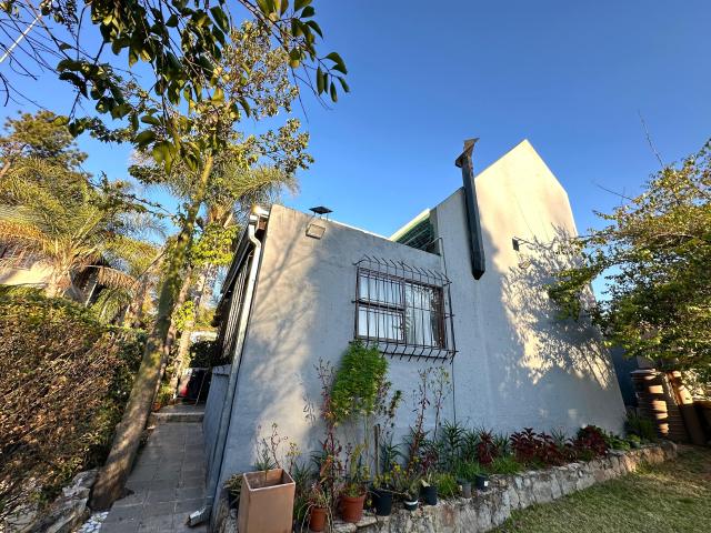 Townhouse for rent in Randburg Townhouse for rent in Randburg