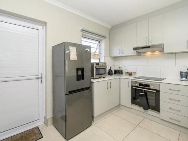 Townhouse for sale in Port Elizabeth, Eastern Cape