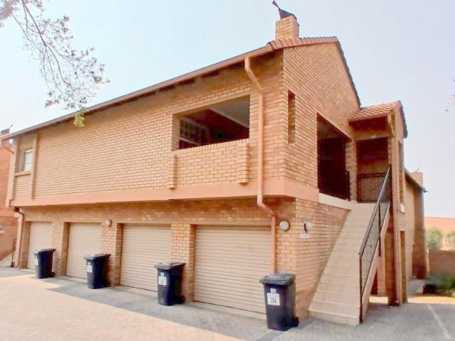 Townhouse for rent in Pretoria East, Pretoria