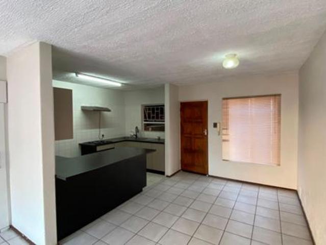 Townhouse for rent in Waterkloof, Gauteng