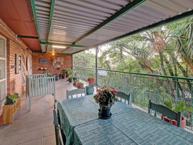 Townhouse for sale in Waterkloof, Gauteng
