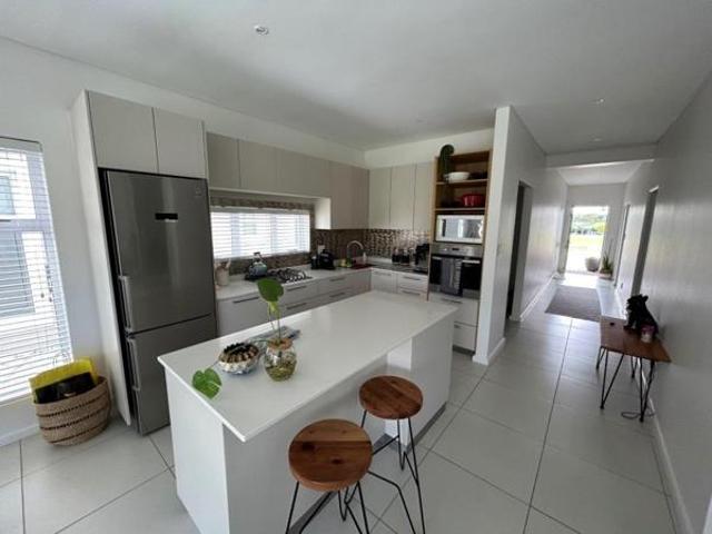 Townhouse for rent in Durbanville, Western Cape