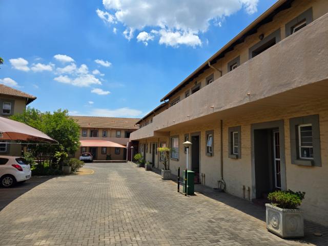 Townhouse for sale in Waterkloof, Gauteng