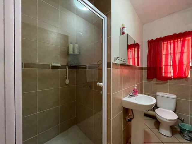 Townhouse for rent in Waterkloof, Gauteng