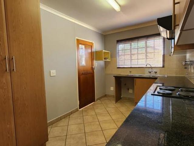 Townhouse for rent in Waterkloof, Gauteng
