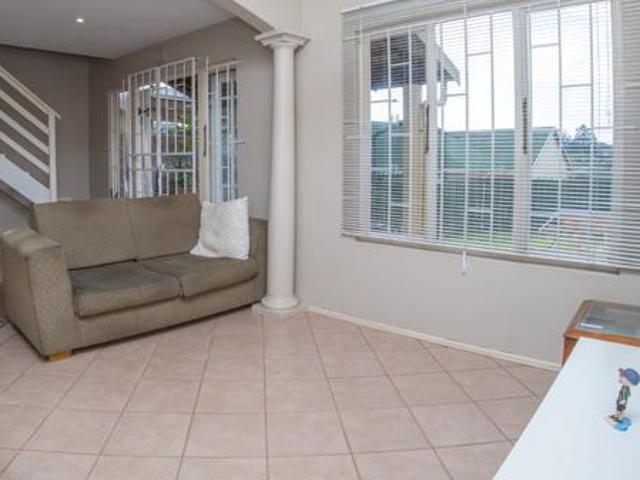 Townhouse for rent in Seaview, Kwazulu-natal