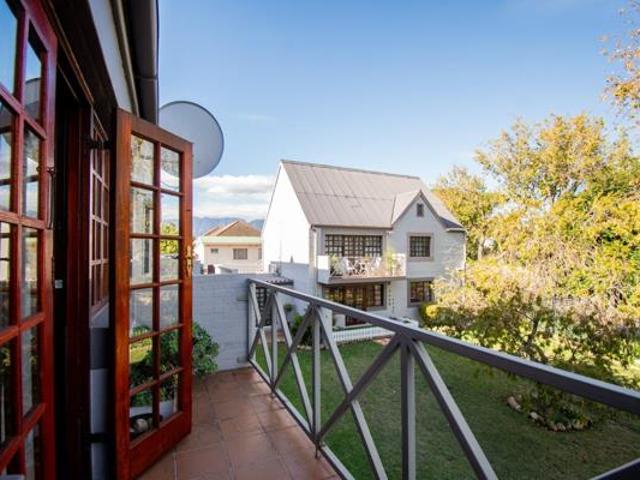 Townhouse for sale in Cape Town, Western Cape