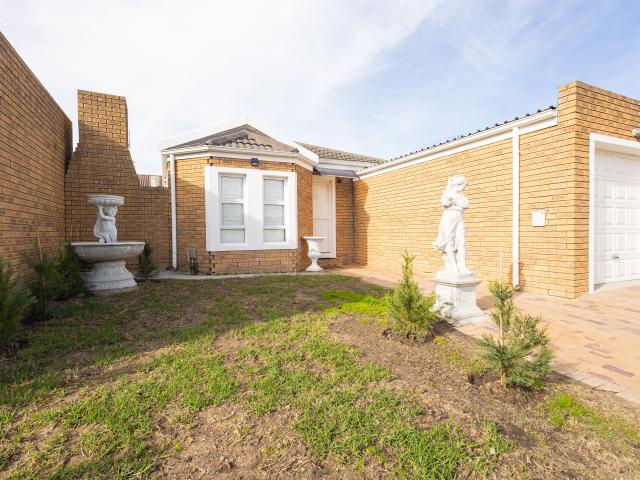 Townhouse for sale in Western Cape