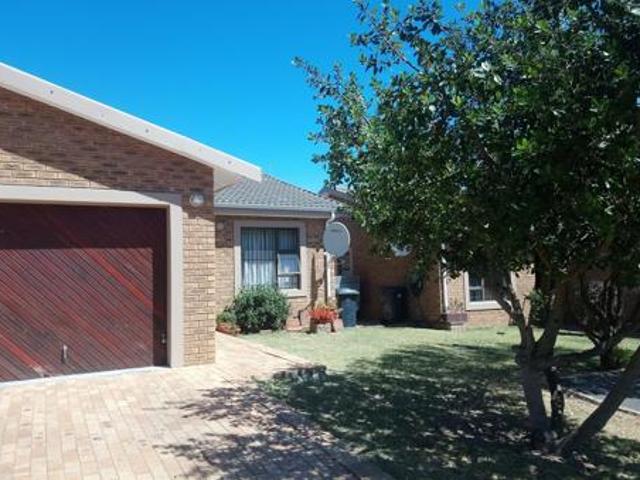 Townhouse for rent in Cape Town, Western Cape