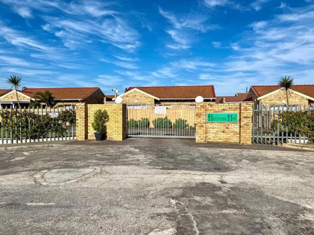 Townhouse for sale in Port Elizabeth, Eastern Cape