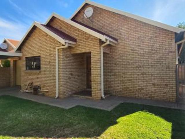 Townhouse for sale in Frances Baard, Northern Cape