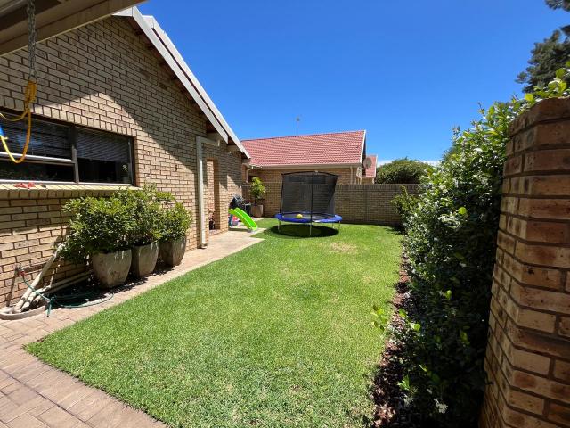 Townhouse for sale in Frances Baard, Northern Cape