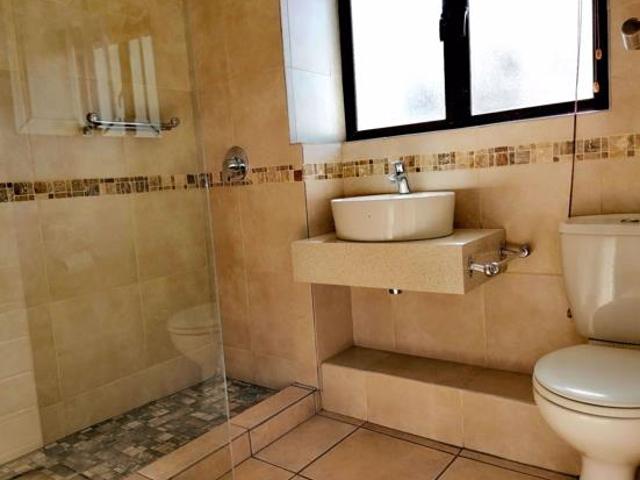 Townhouse for rent in Cape Town, Western Cape