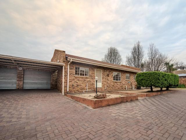 Townhouse for sale in Gert Sibande, Mpumalanga