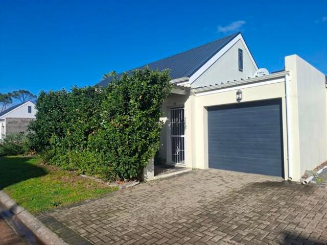 Townhouse for rent in Durbanville, Western Cape
