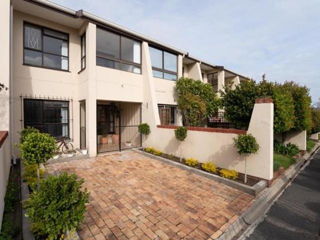 Townhouse for sale in Cape Town, Western Cape