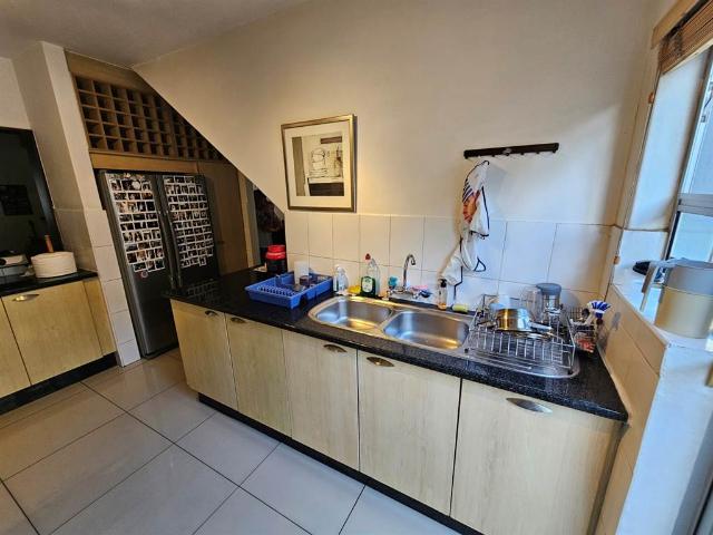 Townhouse for sale in Johannesburg, North & Sandton