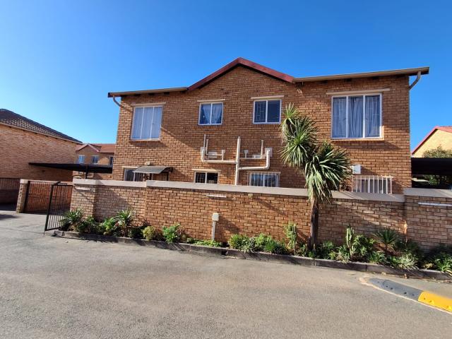 Townhouse for sale in Nooitgedacht, Gauteng