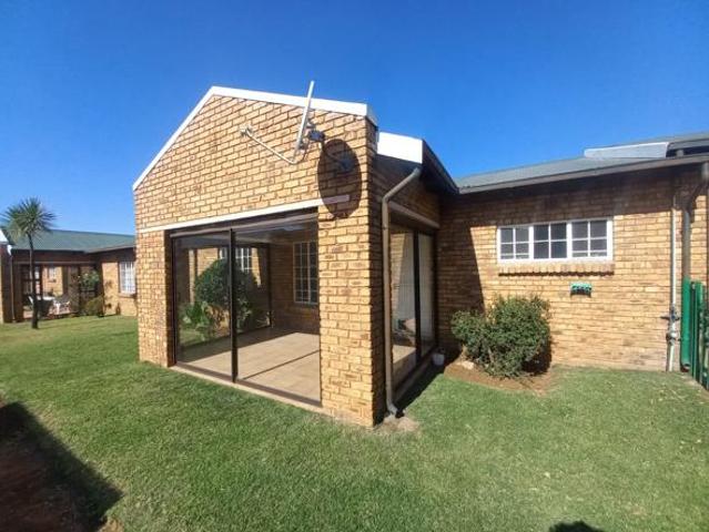 Townhouse for rent in Ekurhuleni, Gauteng