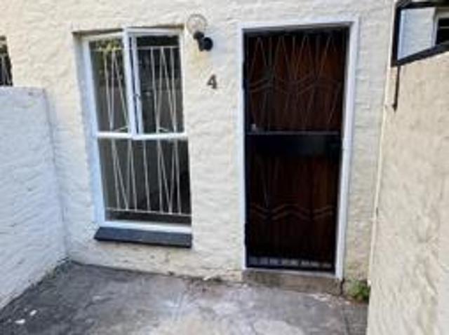 Townhouse for rent in Waterkloof, Gauteng