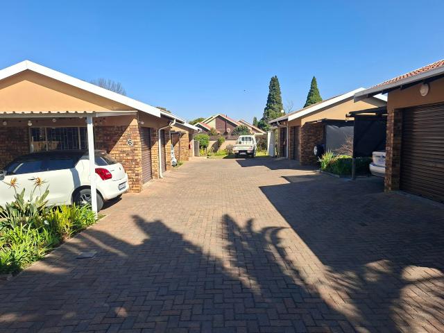 Townhouse for rent in Ekurhuleni, Gauteng