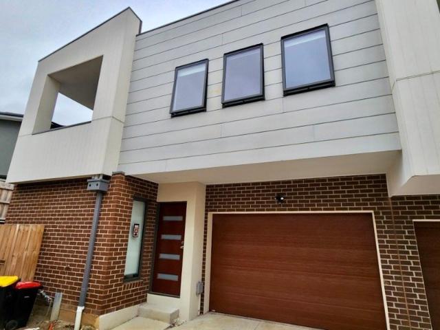 Townhouse for rent in Camerons Creek, Victoria