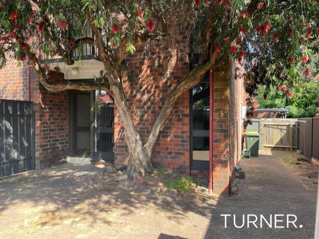 Townhouse for rent in Kensington, Adelaide
