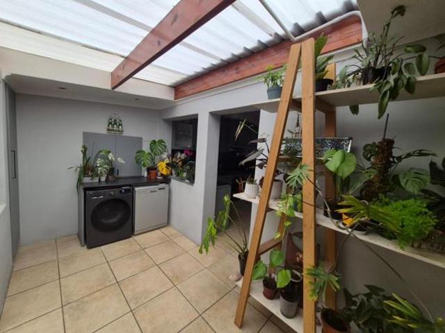 Townhouse for rent in Cape Town, Western Cape