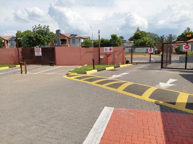 Townhouse for rent in Ekurhuleni, Gauteng