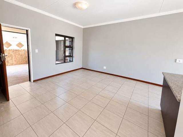 Townhouse for sale in Secunda, Govan Mbeki