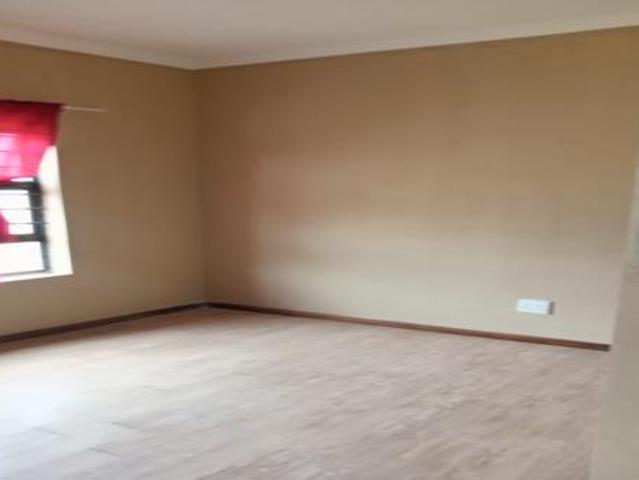 Townhouse for sale in Secunda, Govan Mbeki