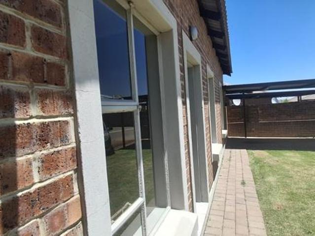 Townhouse for rent in Secunda, Govan Mbeki