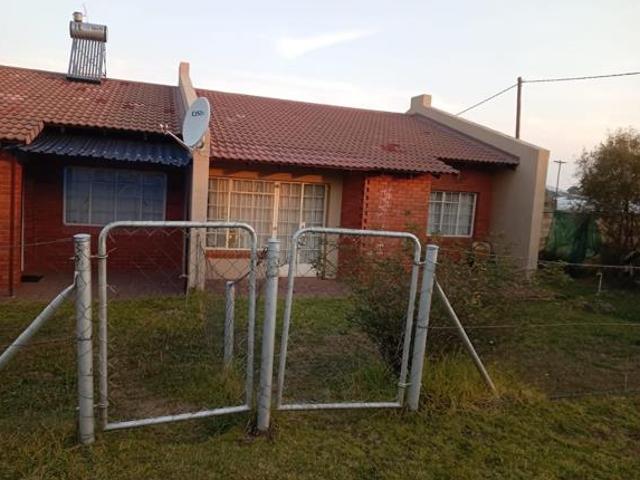 Townhouse for sale in Thaba Nchu, Free State