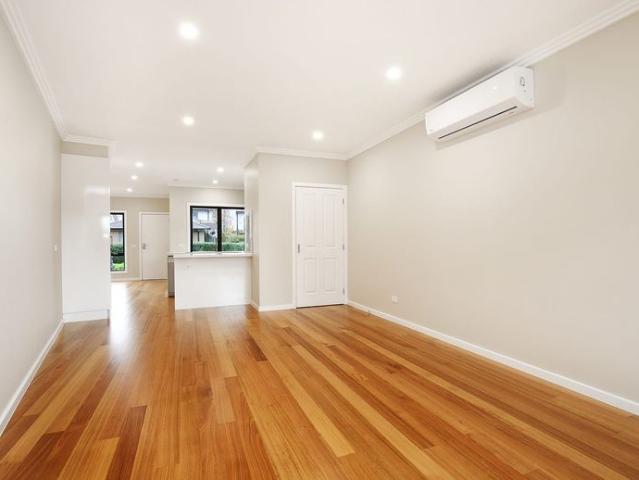 Townhouse for rent in Glenroy, Melbourne