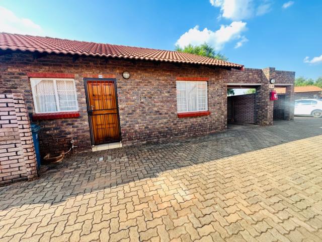Townhouse for sale in Akasia, Gauteng