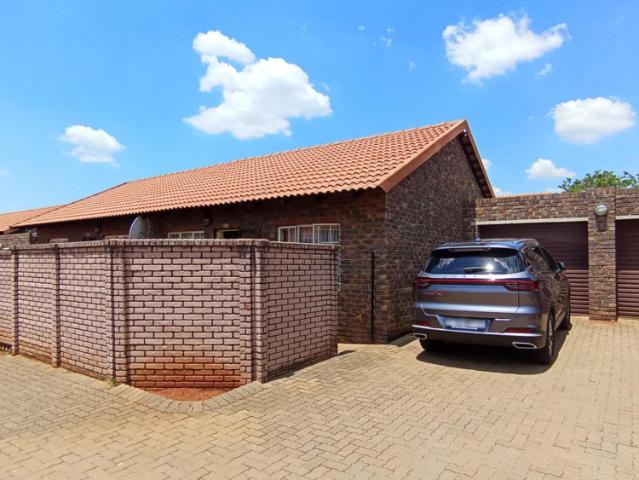 Townhouse for sale in Akasia, Gauteng
