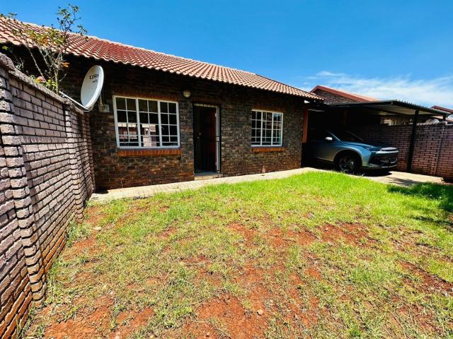 Townhouse for sale in Akasia, Gauteng